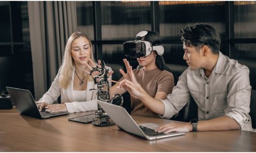 09 Genişletilmiş Gerçeklik Teknolojisinde Bilgi İşlem Yeterliliği